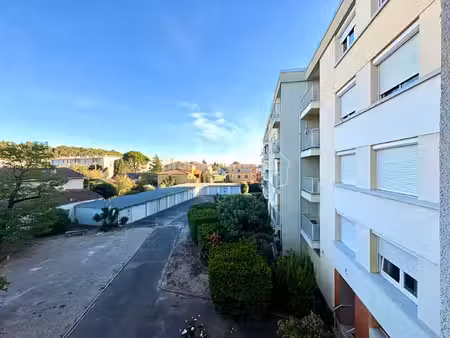 location appartement 4 pièces 65 m² à orange (84100)