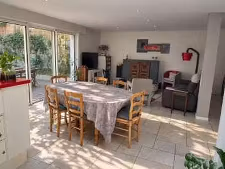 vente maison à nantes (44000) : à vendre / 193m² nantes