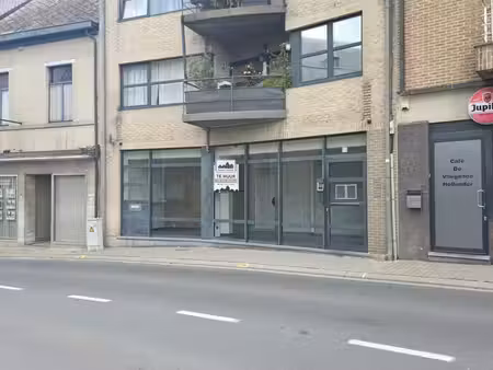 handelspand/kantoor van 372m² in het hart van denderhoutem