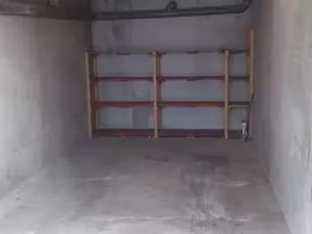 location garage box et parking à nantes (44000) : à louer / 19m² nantes