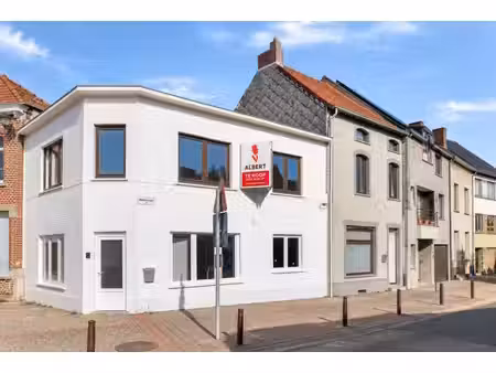 gezinswoning met 3 slaapkamers en tuin in hartje tollembeek
