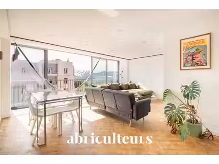 appartement t4 traversant lumineux en vente à marseille 13008
