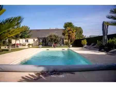 au sud de saumur à 10mn maison de 132m² - 3 chambres  piscine chauffée jardin clos magnifi
