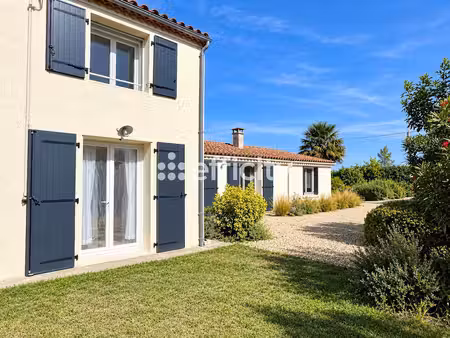 maison 8 pièces - 220 m²