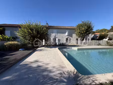 maison de 250 m² à damazan