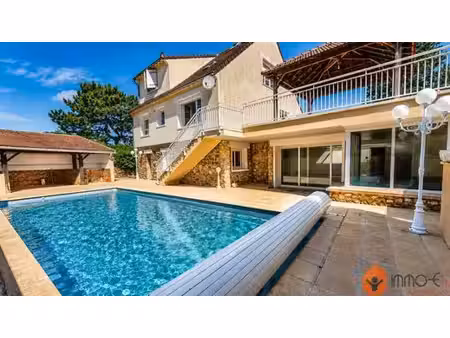 maison de luxe de 9 pièces en vente à meaux  île-de-france