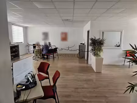 location local professionnel 205m² nimes 30900
