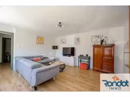 5 pièces/3 chambres 137 m2 terrain 282 m2