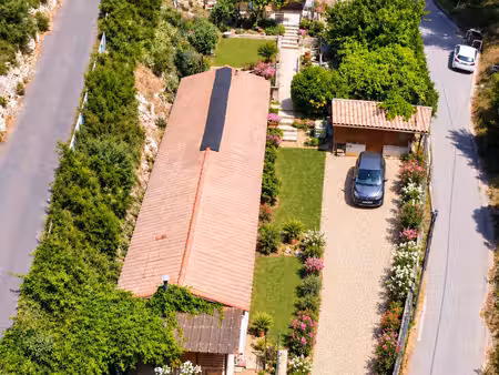 maison familiale 152 m² + studio à louer de 32m2 + garage de 43m2 sur un terrain de 873 m²