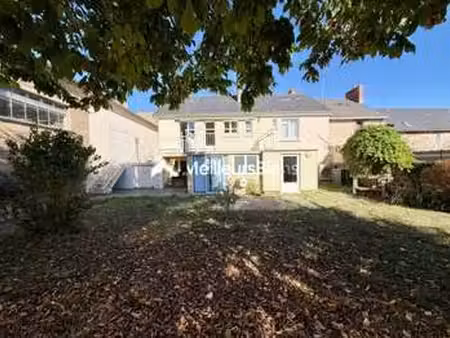 vente maison à montsûrs-saint-céneré (53150) : à vendre / 133m² montsûrs-saint-céneré