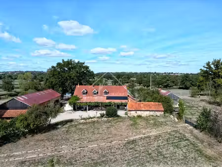 maison de 8 pièces de luxe en vente à saint-aubin-le-monial  france