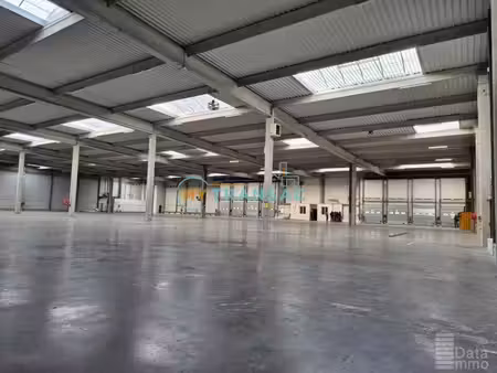 location local commercial