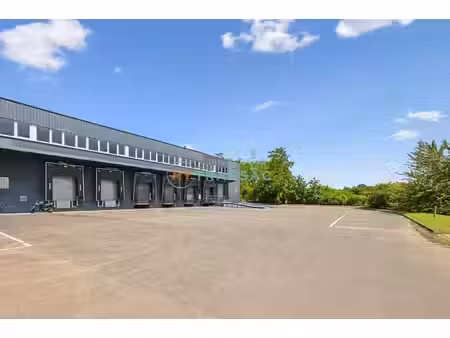 location local commercial