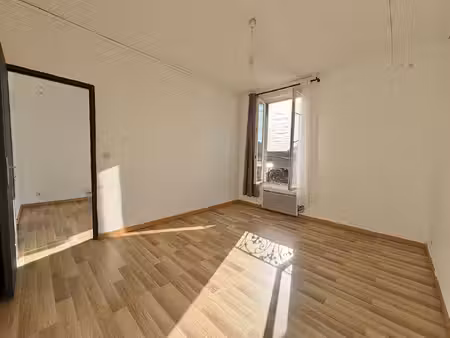f2 de 33m² stade de france