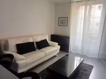 location appartement 2 pièces 40 m² à paris 18 (75018)
