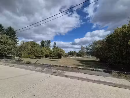 un terrain en zone d'habitat à caractère rural de 23a 96ca