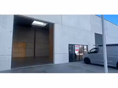 entrepôt à louer à ooigem pour € 700