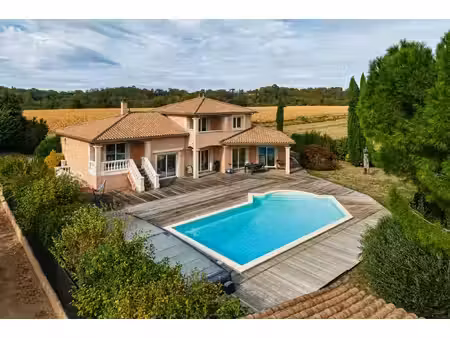 maison de 240m2 - 8 pièces - dans un cadre d exception a ca