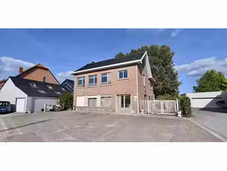 usage mixte à vendre à zepperen pour € 420.000 avec 5 chambres à coucher