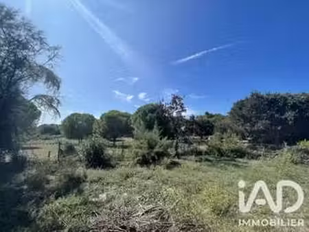 vente terrain à aigues-vives (30670) : à vendre / 817m² aigues-vives