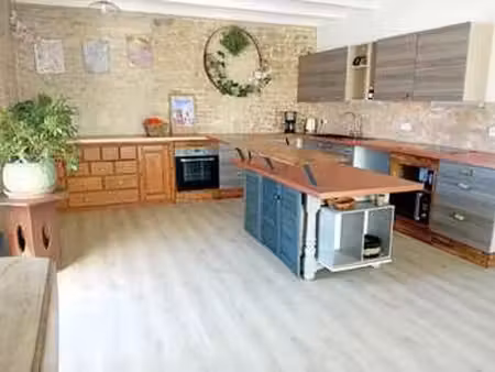 location maison meublé à ferrières (17170) : à louer meublé / 130m² ferrières