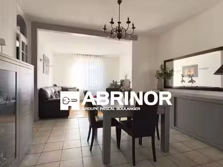 adresse d?exception ? maison 3 chambres avec garage et jardin  au c?ur du quartier plein s
