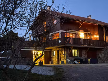 a 45 minutes de lyon - chalet de 142 m2 avec 260 m2 de depe