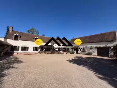 ancienne fermette renovee -280 m2- 5 chambres- dependances