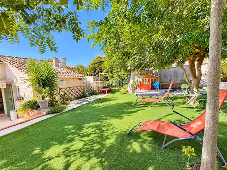 ensues la redonne : villa de type 5 plain pied avec 1000 m2 de terrain.