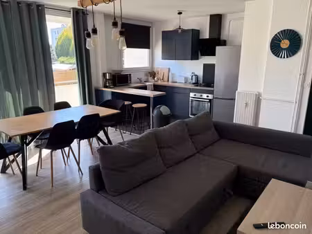à louer – bel appartement rénové 50 m² avec balcon et parking privé – 890 charges comprise