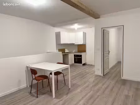 à louer – t2 rénové de 50 m² à montendre