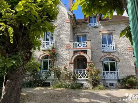 maison 10 pièces 301 m²