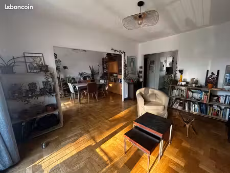 appartement t4 traversant et lumineux de 77 68 m² – dernier étage – garage fermé – cave – 