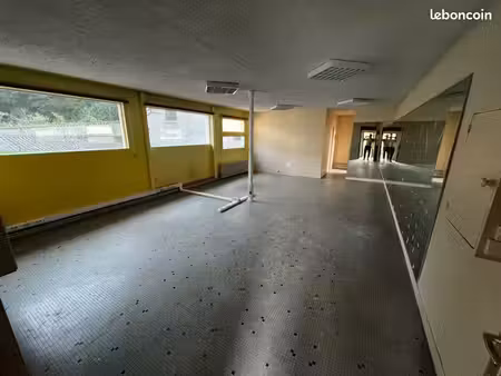 local commercial de 65m2 avec terrasse