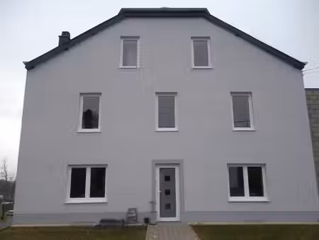 maison de campagne mitoyenne rénovée