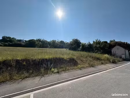 terrain 585 m² chatres