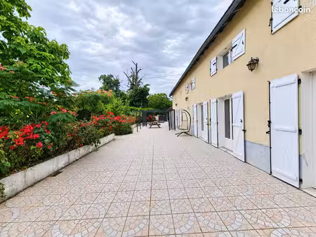 maison familiale de 180 m²  6 chambres et grand terrain