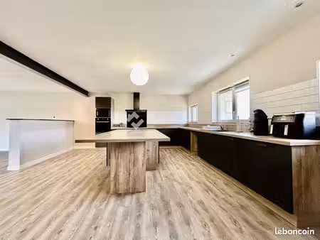 maison 6 pièces 199 m²