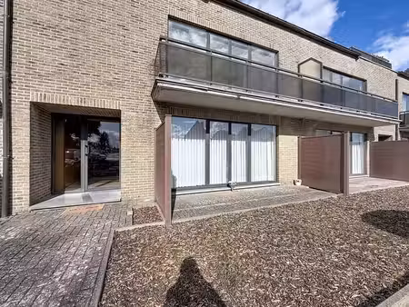 spacieux 2 chambres avec terrasse + possibilité garage