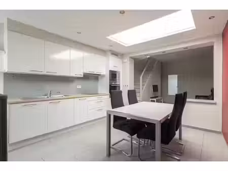 maison 2-faç. (3 ch.)  directement habitable  avec terrasse