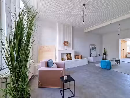maison spacieuse avec jardin à côté d'une réserve naturelle