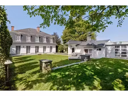 villa de caractère avec quatre chambres et grand jardin à vendre à ternat