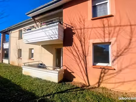 t2 35 m² vendu loué – terrasse – parking – piscine – caussade