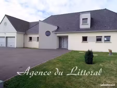 maison d’architecte de 222 m² avec 4 chambres – sur 1298 m² de terrain