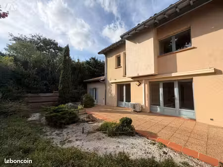 pavillon 5 pièces 148 m²