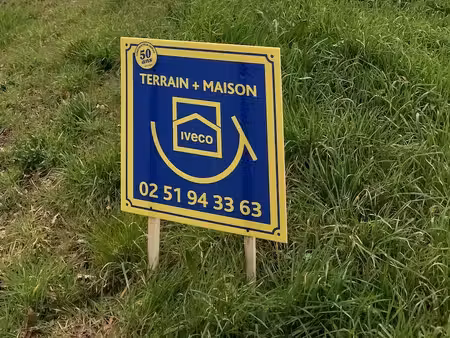 terrain à bâtir de 364 m2 au prix de 30000 à la flocelliere