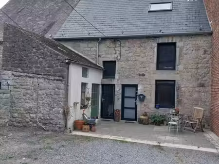 charmante maison en pierre à treignes avec jardin et atelier