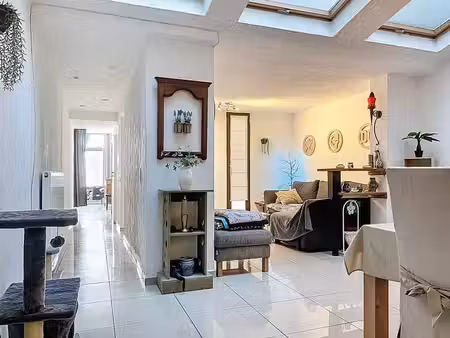 duplex 2ch. + mezzanine dans le centre