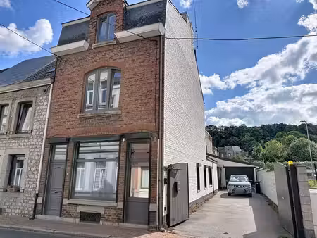maison 3 chambres avec entrepôt de 150 m²