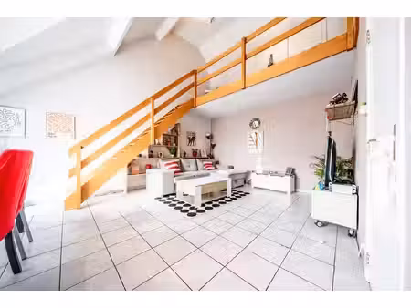 appartement idéalement situé-2chambres-parking-balcon